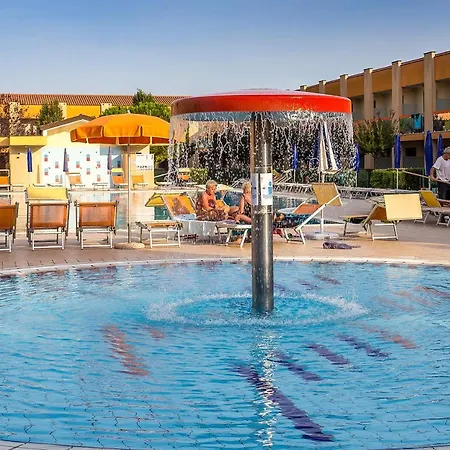 Superb Residence With Pool - Apartment With Terrace Pool Side