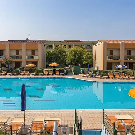 Superb Residence With Pool - Apartment With Terrace Pool Side Apartamento *