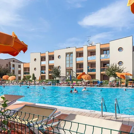 Superb Residence With Pool - Apartment With Terrace Pool Side *